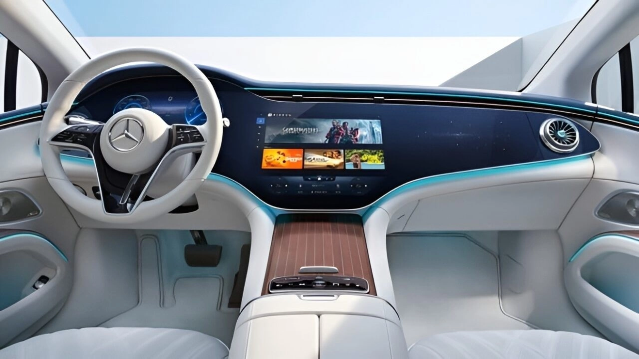 Mercedes integrates Sony`s cinema service into the car!
