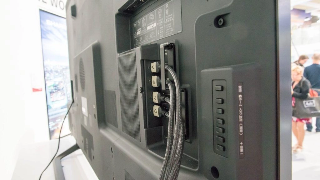 Is your smart TV turning on and off by itself? Here`s the solution